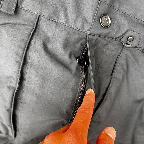 USED VOLCOM RAIN GORE-TEX BIBS MEDIUM - Picture 12 of 16